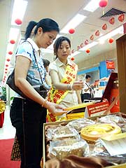 中國(guó)郵政 傳承百年信使使命，創(chuàng)新現(xiàn)代禮儀服務(wù)